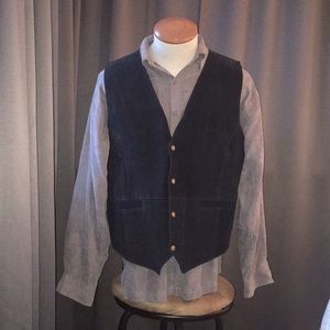 NWT*Mens 100% soft leather black vest.